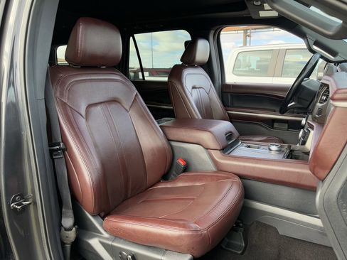 Used 2023 Ford Expedition Limited image 33