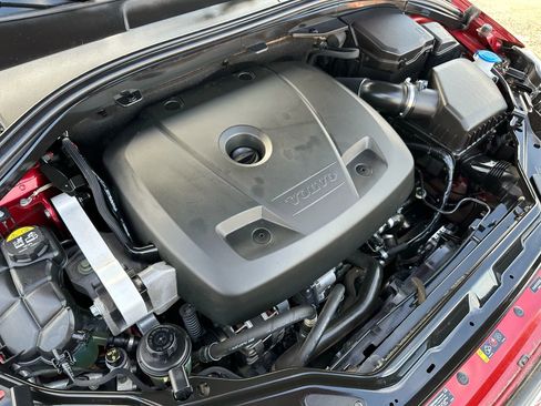 Used 2016 Volvo XC60 T5 Premier w/ Proximity Package image 40