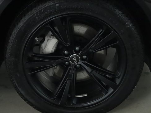 Used 2022 Audi Q8 Premium w/ Convenience Package image 36