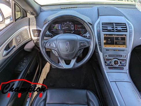 Used 2019 Lincoln MKZ Premiere image 18
