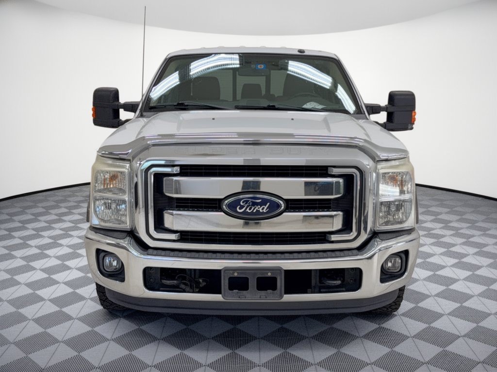 Used 2015 Ford F250 Lariat w/ Lariat Interior Package RWD image 4