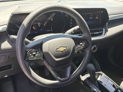 Used 2024 Chevrolet TrailBlazer LS w/ LS Convenience Package FWD image 16