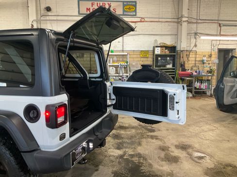 Used 2021 Jeep Wrangler Unlimited Sport image 29