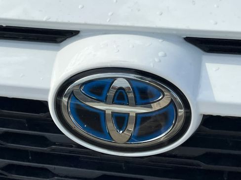 Used 2022 Toyota RAV4 LE AWD/4WD image 13