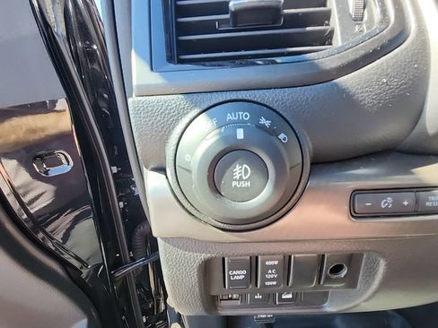 Used 2024 Nissan Titan PRO-4X w/ Pro-4x Convenience Package image 27