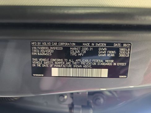 Used 2022 Volvo XC60 T8 Inscription w/ Advanced Package image 41