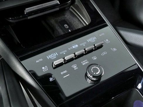 New 2026 Porsche Cayenne image 18