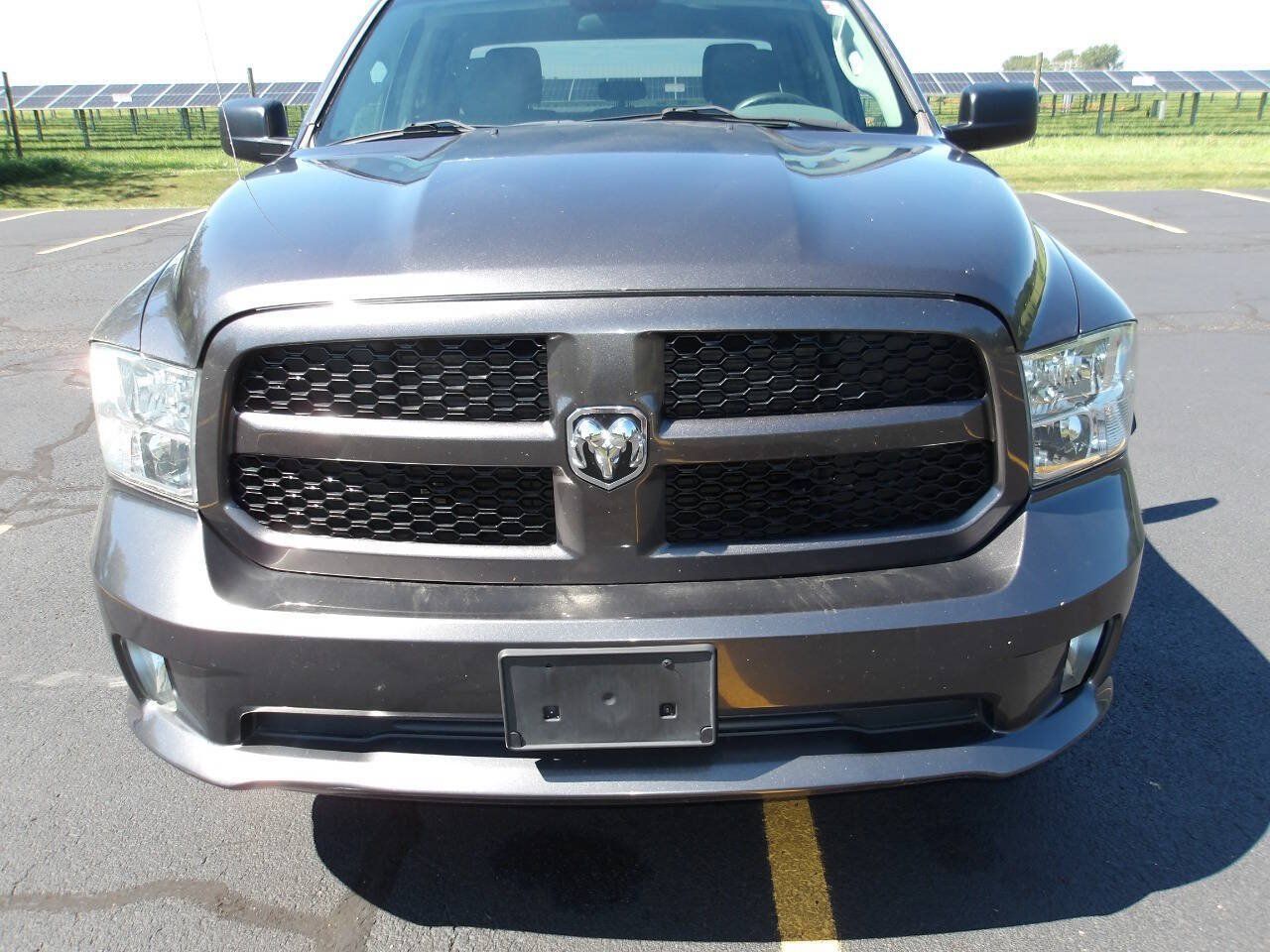Used 2017 RAM 1500 Express w/ Express Value Package AWD/4WD image 31