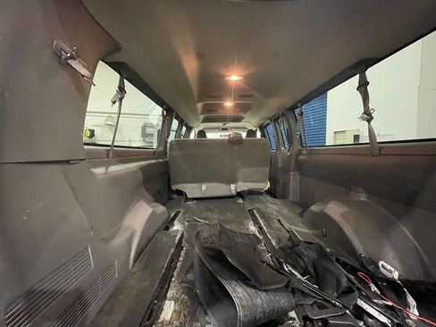 Used 2017 Chevrolet Express 3500 LT w/ LT Preferred Equipment Group image 25