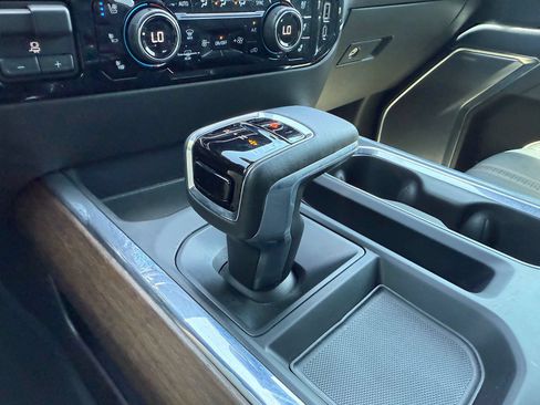 Used 2023 Chevrolet Silverado 1500 High Country w/ High Country Premium Package AWD/4WD image 26