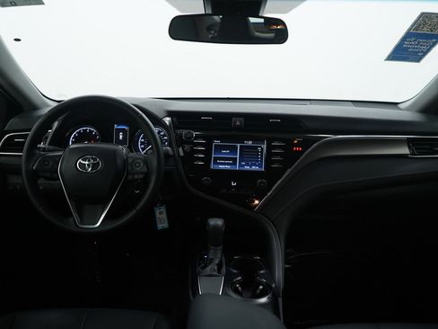 Used 2018 Toyota Camry SE image 13