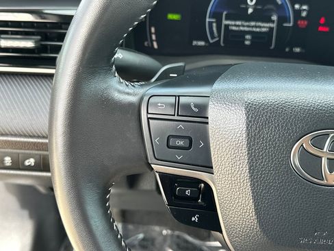 Used 2025 Toyota Camry SE image 22