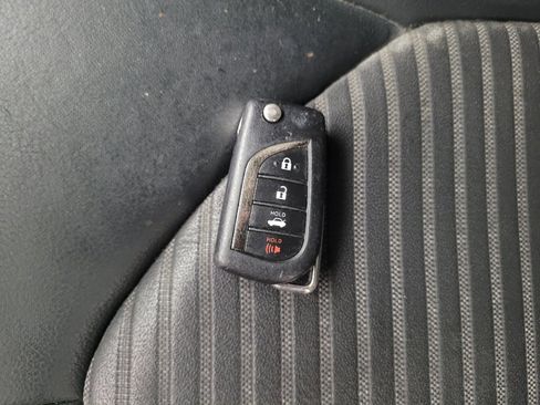 Used 2022 Toyota Camry SE image 32