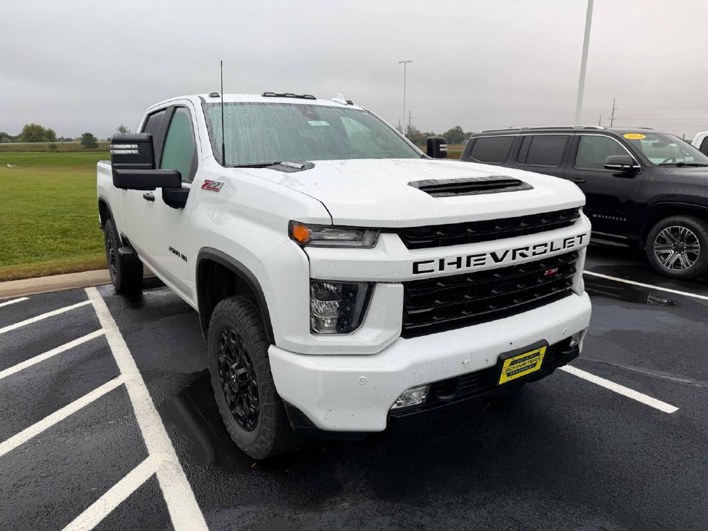 Used 2022 Chevrolet Silverado 2500 LTZ w/ LTZ Plus Package AWD/4WD image 4