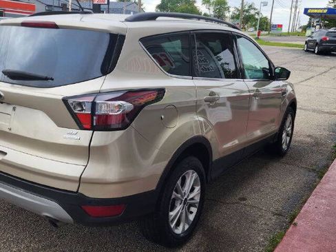 Used 2017 Ford Escape SE w/ SE Leather Comfort Package FWD image 4