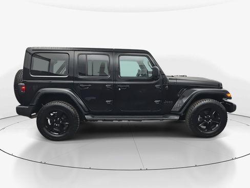 Used 2022 Jeep Wrangler Unlimited Sahara image 17
