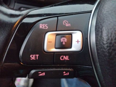 Used 2017 Volkswagen Jetta SEL image 35