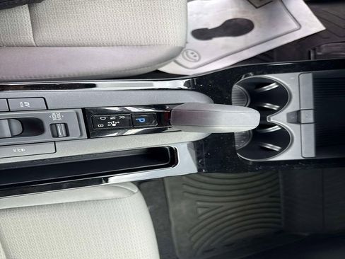 Used 2026 Toyota Prius LE FWD image 24