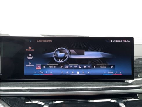 Used 2025 BMW X5 sDrive40i w/ M Sport Package RWD image 49
