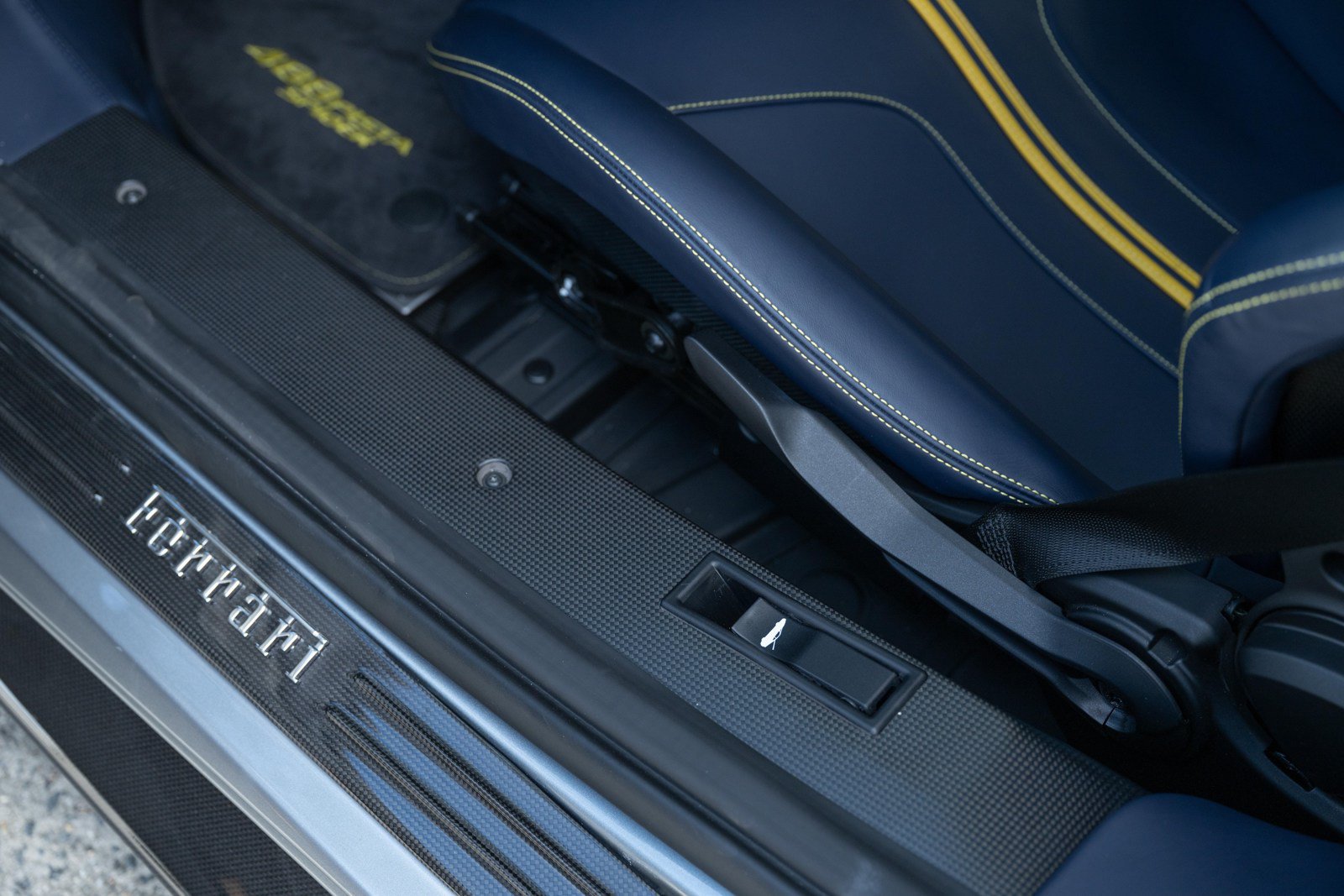 Used 2020 Ferrari 488 Pista Spider RWD image 35