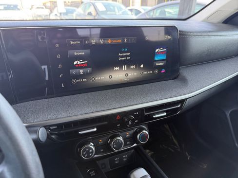 Used 2025 Nissan Kicks SV FWD image 17