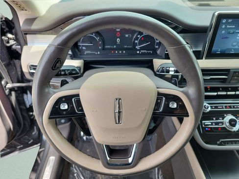 Used 2021 Lincoln Corsair FWD w/ Rear Removable Package Tray image 28
