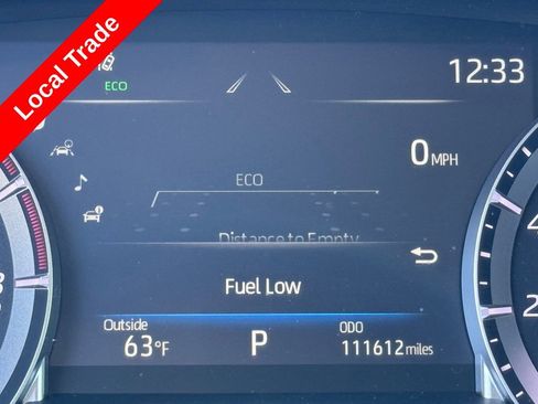 Used 2023 Toyota Highlander XLE image 3