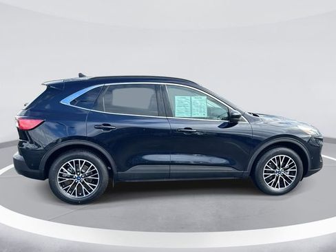 Certified 2021 Ford Escape Titanium image 4