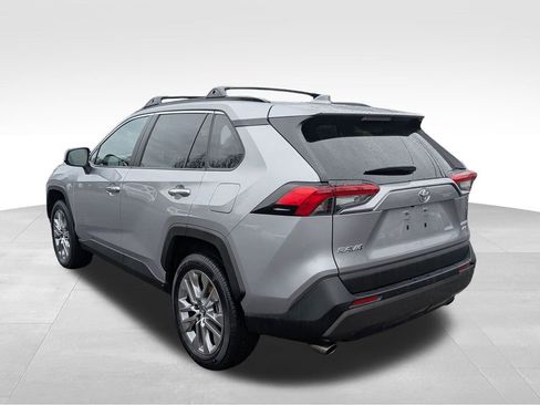 Used 2021 Toyota RAV4 Limited image 5