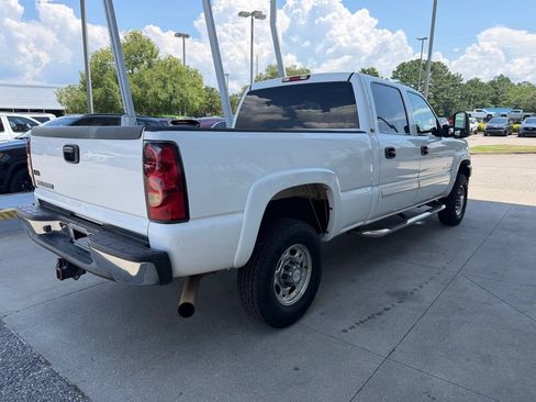 Used 2006 Chevrolet Silverado 2500 LT w/ Heavy-Duty Power Package RWD image 3