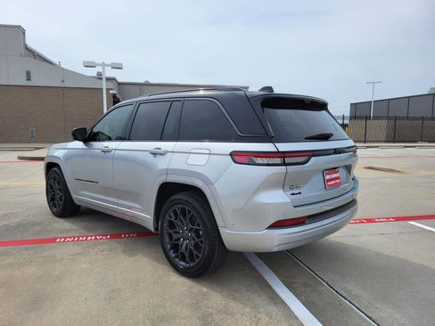 New 2026 Jeep Grand Cherokee Summit w/ Obsidian Package image 3