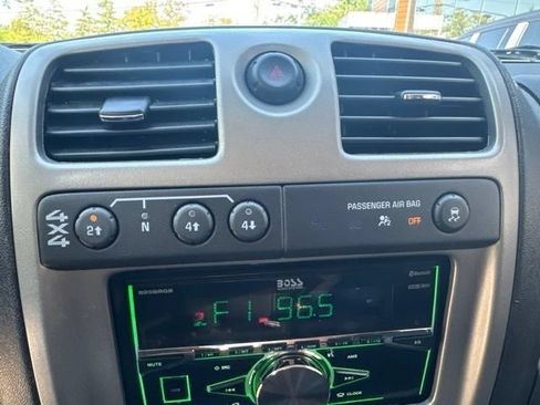 Used 2011 GMC Canyon SLE AWD/4WD image 15