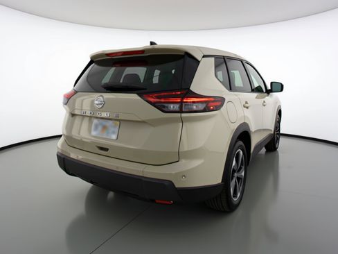 Used 2025 Nissan Rogue SV image 9