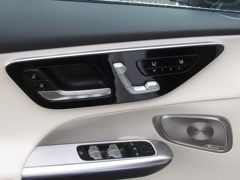 New 2026 Mercedes-Benz GLC 300 4MATIC image 12