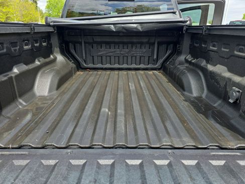 Used 2024 Chevrolet Colorado ZR2 w/ Technology Package image 14