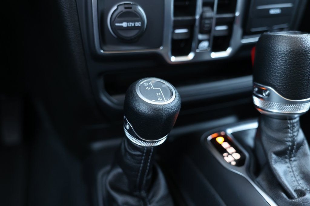 Used 2024 Jeep Wrangler Unlimited Sport AWD/4WD image 31