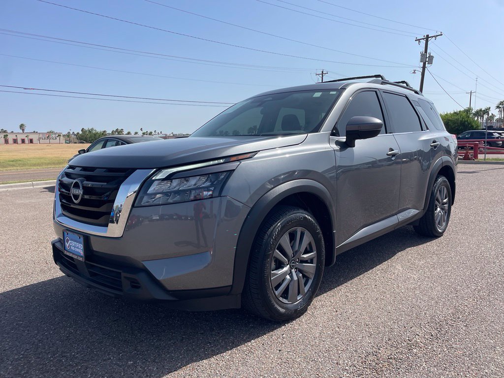 Certified 2025 Nissan Pathfinder SV FWD image 3