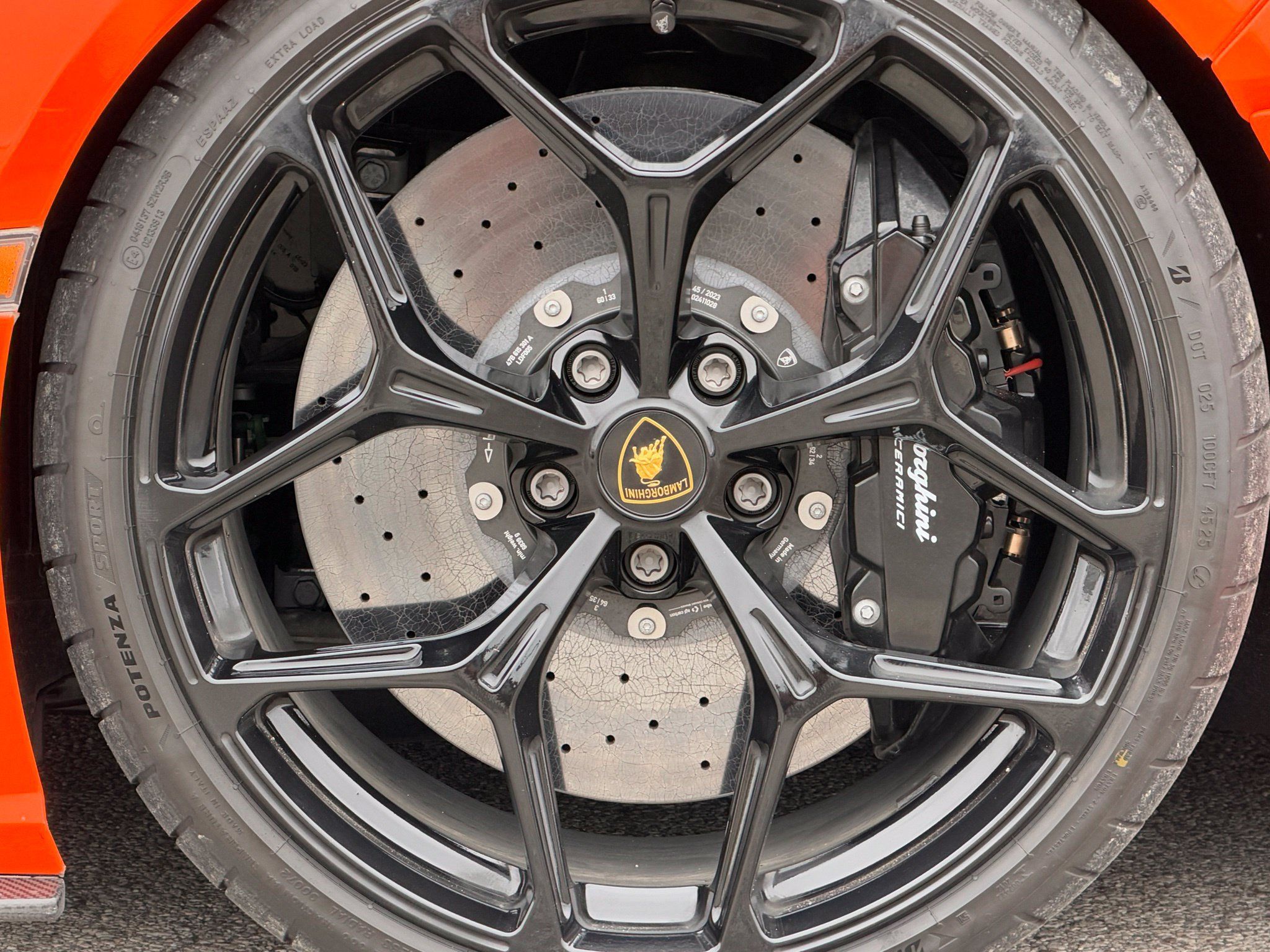 Used 2024 Lamborghini Revuelto AWD/4WD image 23