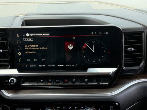 Certified 2025 GMC Sierra 1500 SLT image 18