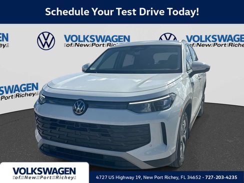 Used 2025 Volkswagen Tiguan S FWD image 1