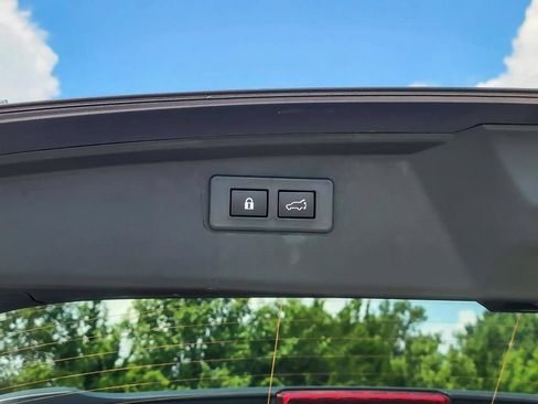 Used 2025 Subaru Outback Premium w/ Popular Package #1A AWD/4WD image 29