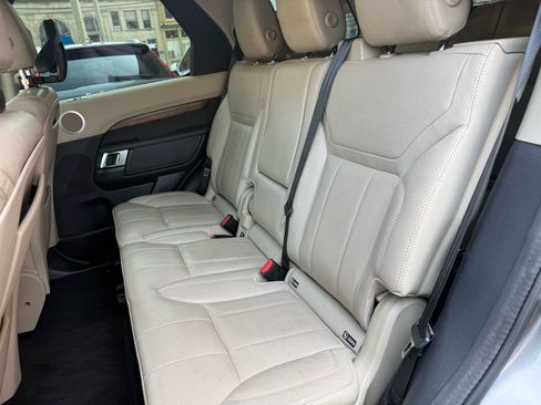 Used 2019 Land Rover Discovery HSE AWD/4WD image 7