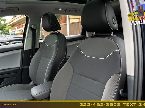 Used 2023 Volkswagen Taos SE w/ Panoramic Sunroof Package FWD image 12