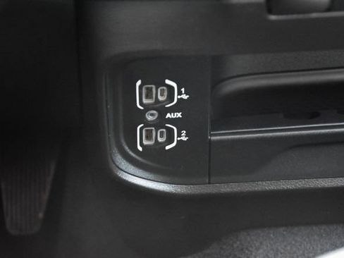 Used 2024 RAM 2500 Big Horn image 38