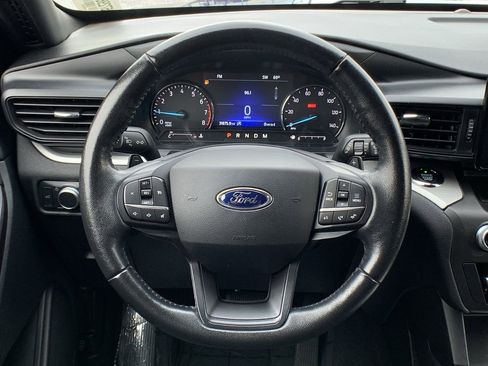 Used 2020 Ford Explorer XLT w/ Class III Trailer Tow Package image 27