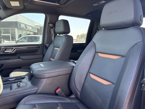 Used 2025 GMC Sierra 2500 AT4 AWD/4WD image 6