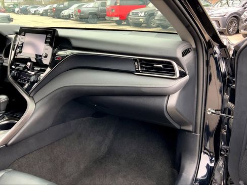 Used 2024 Toyota Camry SE image 17