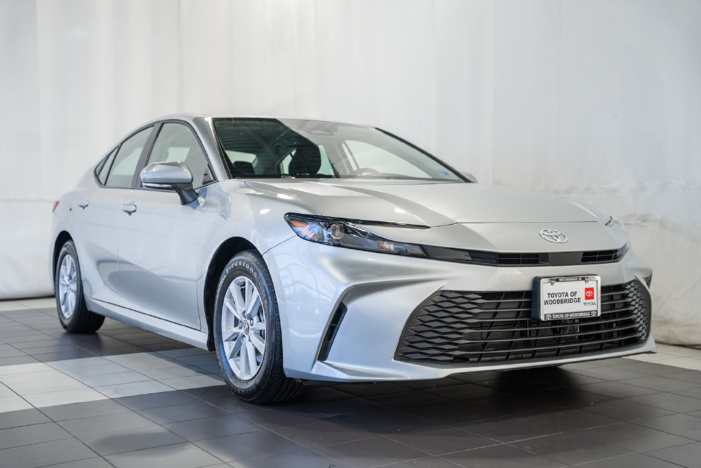 Used 2026 Toyota Camry LE w/ Convenience Package FWD image 1