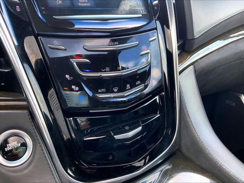 Used 2017 Cadillac Escalade Platinum image 36