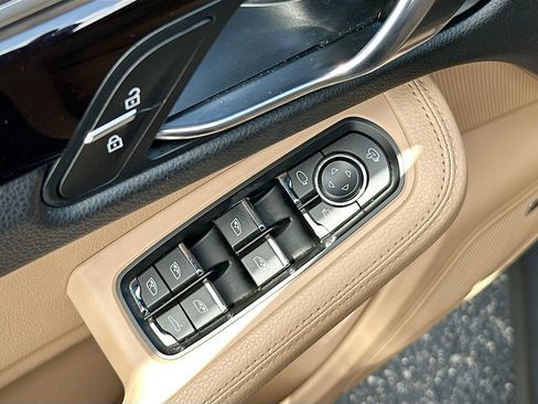 Used 2021 Porsche Macan image 23